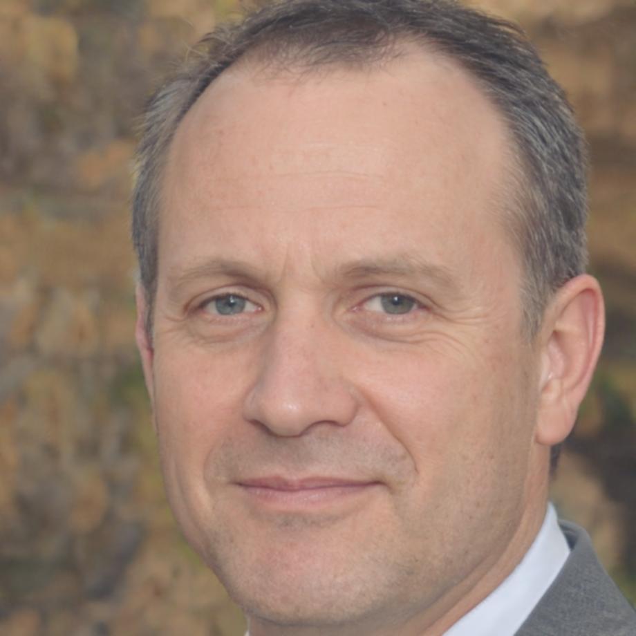 Kieran Whitfield, Senior Financial Strategist