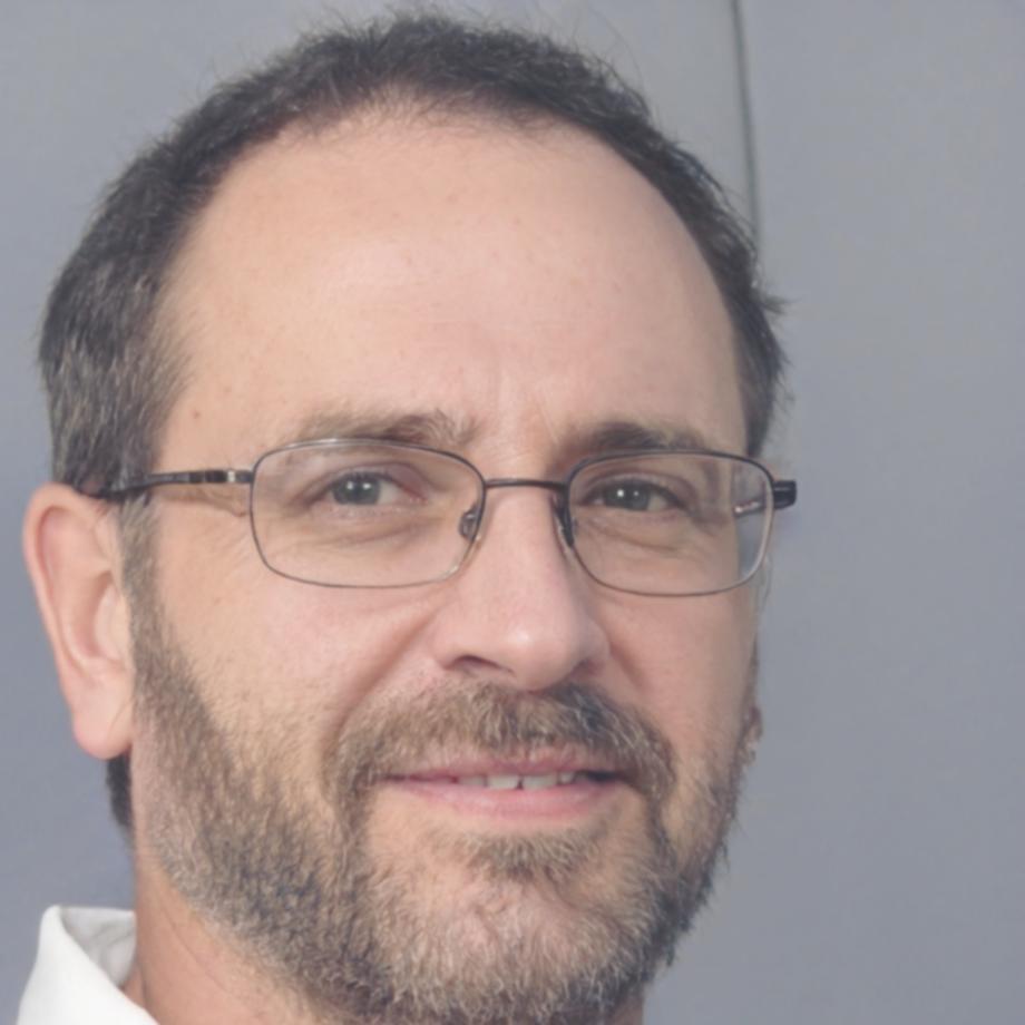 Portrait of Felix Kowalczyk, technology correspondent
